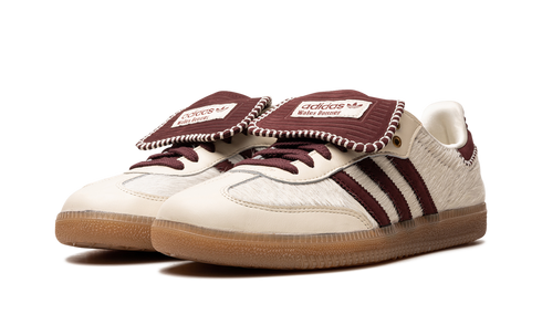 Adidas Handball Spezial WMNS in Off White Collegiate Burgundy with gum sole, available at ASEY SHOP Morocco.