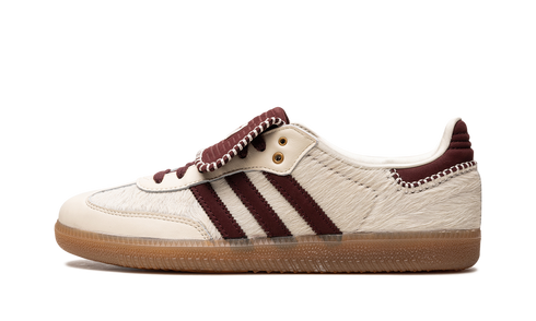 Adidas Handball Spezial WMNS in Off White Collegiate Burgundy with gum sole, available at ASEY SHOP Morocco.