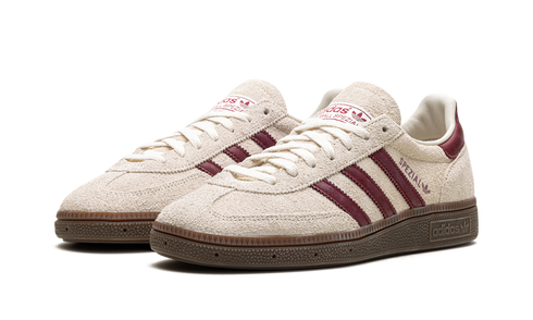 Adidas Handball Spezial WMNS in Off White Collegiate Burgundy with gum sole, available at ASEY SHOP Morocco.