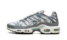 Charger l&#39;image dans la galerie, Nike Air Max Plus Waterway sneaker with aqua and navy gradient, available at ASEY SHOP Morocco.


