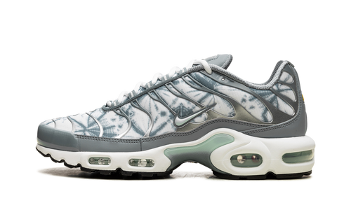 Nike Air Max Plus Waterway sneaker with aqua and navy gradient, available at ASEY SHOP Morocco.

