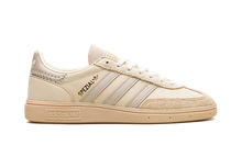 Charger l&#39;image dans la galerie, Adidas Handball Spezial WMNS in Cream White Beige with suede upper, available at ASEY SHOP Morocco
