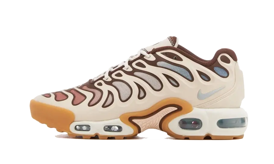 Nike Air Max Plus Drift Phantom Cacao Wow sneakers with phantom and cacao color accents, available at ASEY SHOP Morocco.