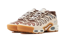 Charger l&#39;image dans la galerie, Nike Air Max Plus Drift Phantom Cacao Wow sneakers with phantom and cacao color accents, available at ASEY SHOP Morocco.
