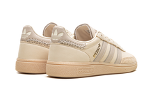 Charger l&#39;image dans la galerie, Adidas Handball Spezial WMNS in Cream White Beige with suede upper, available at ASEY SHOP Morocco
