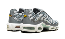 Charger l&#39;image dans la galerie, Nike Air Max Plus Waterway sneaker with aqua and navy gradient, available at ASEY SHOP Morocco.


